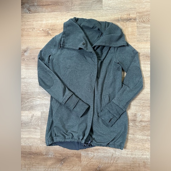 Lululemon Gratitude Wrap Grey Size 8 - Picture 9 of 14